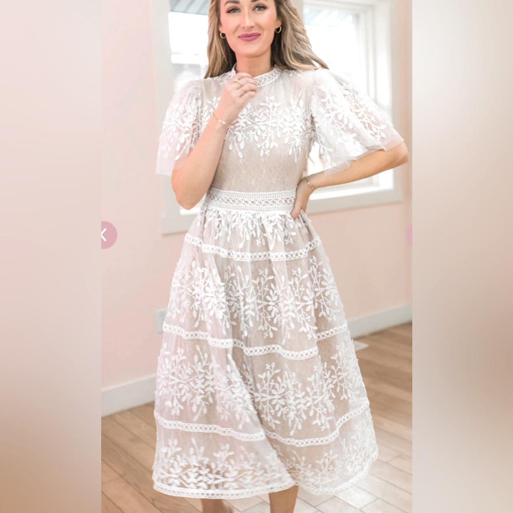 Ivy City Co Ivory Lace Embroidered Midi Dress
